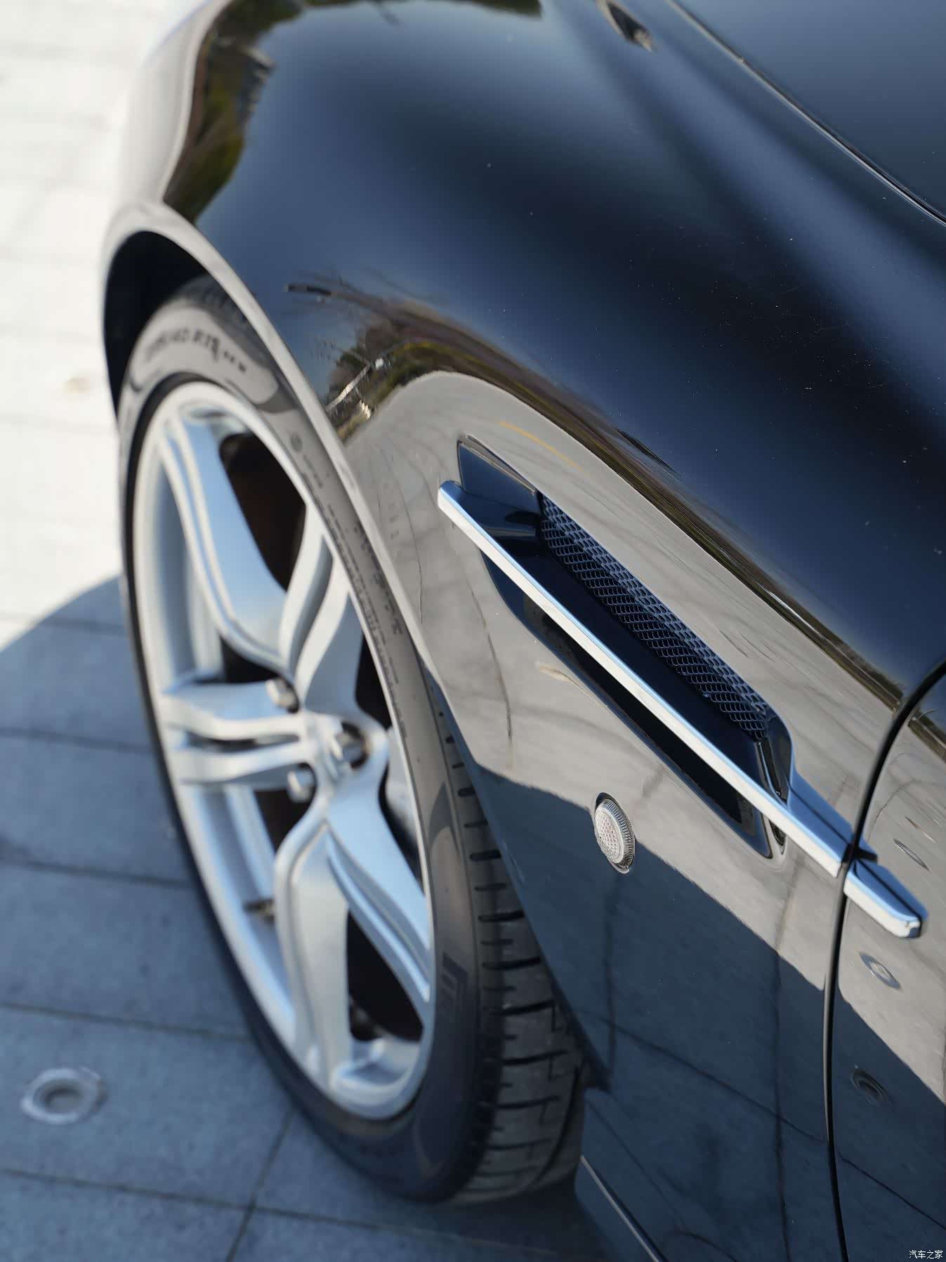 Aston Martin DB9, 2009 6