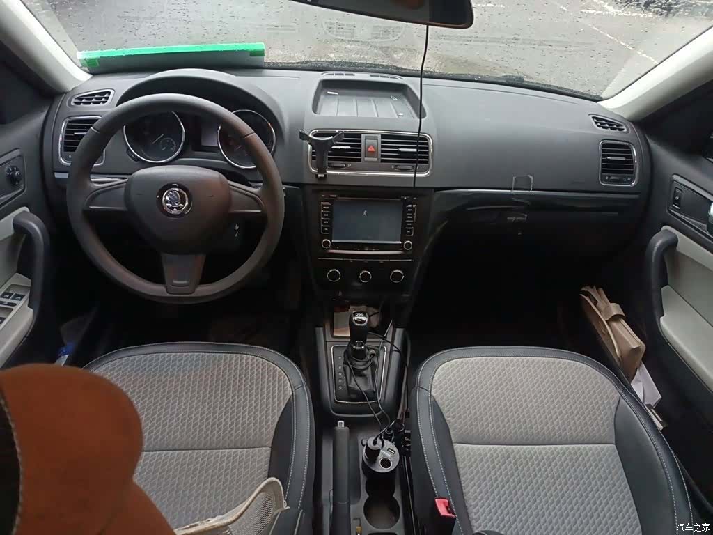 Skoda Yeti, 2015 13