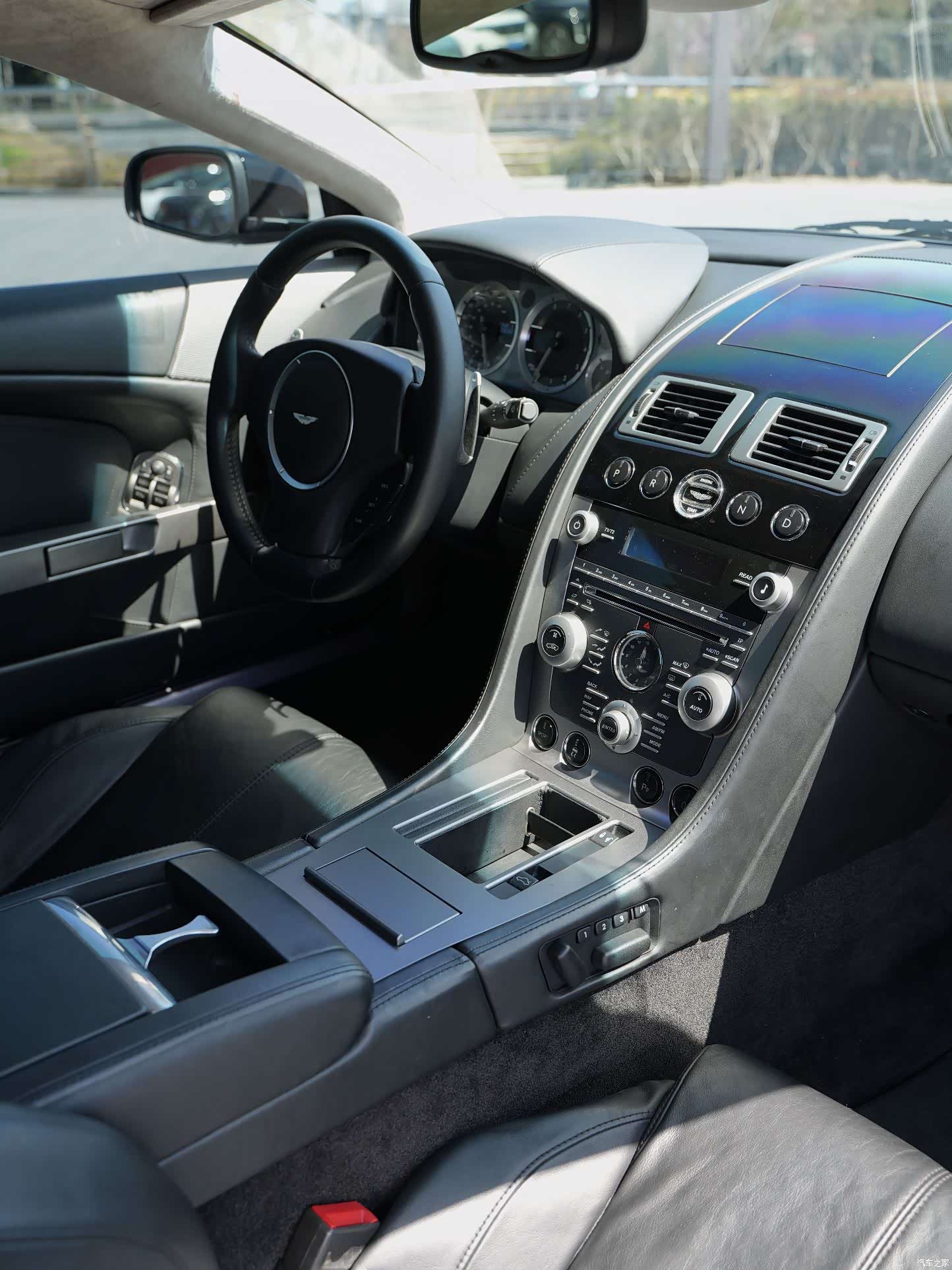 Aston Martin DB9, 2009 24