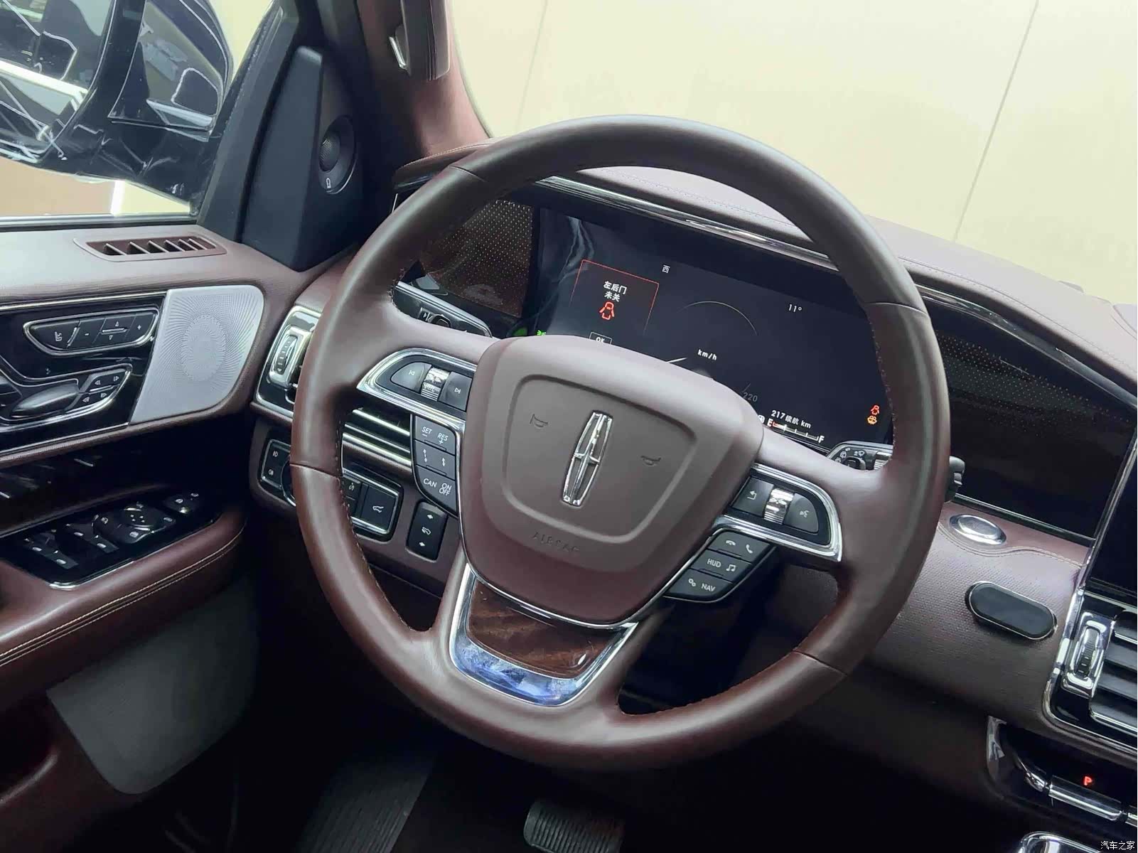 Lincoln Navigator, 2020 10