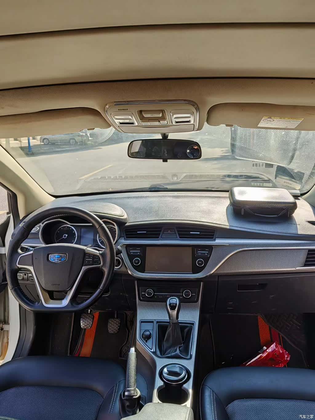 Geely Emgrand, 2016 8