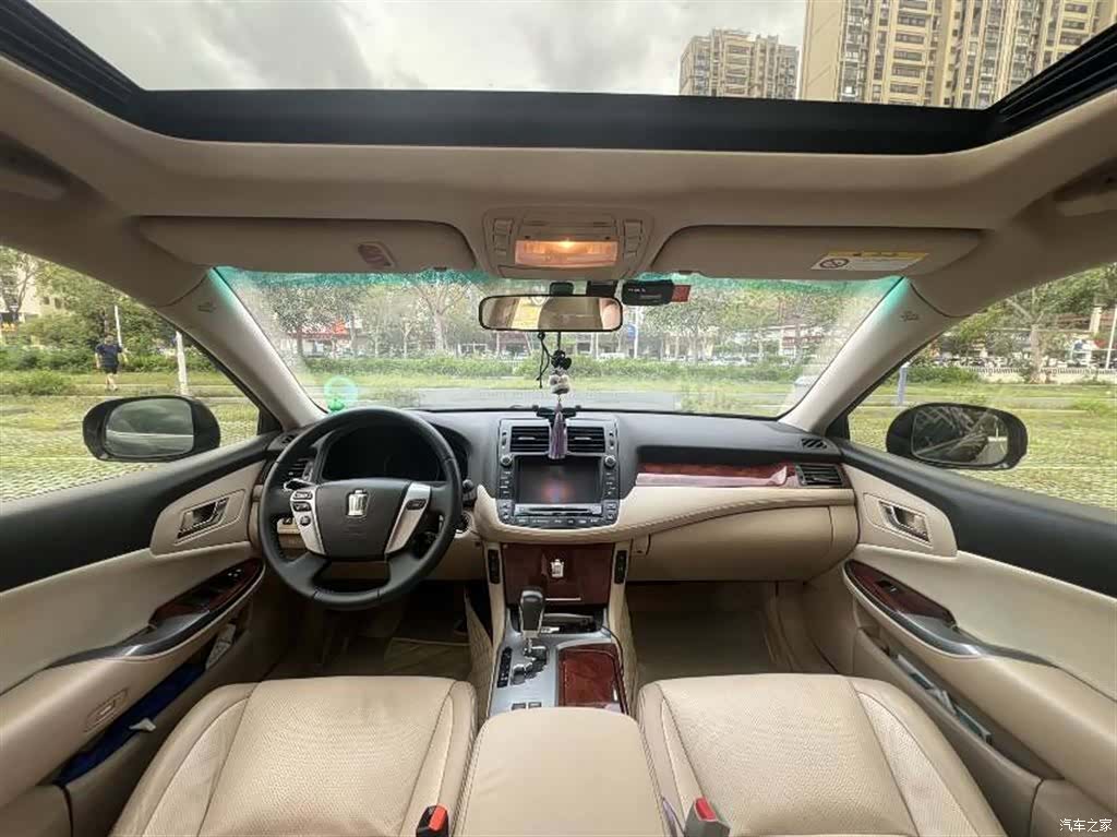 Toyota Crown, 2012 все фото