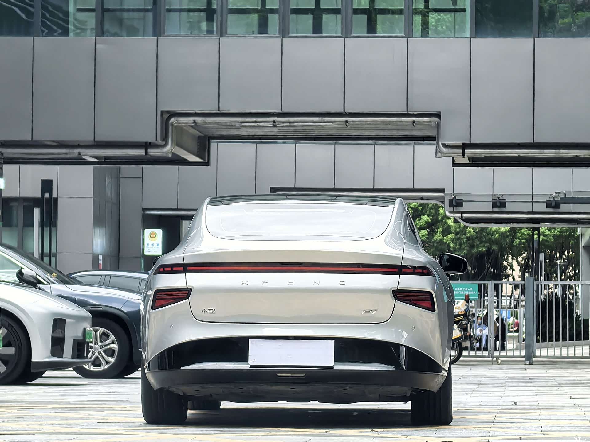 Xpeng P7, 2021 8