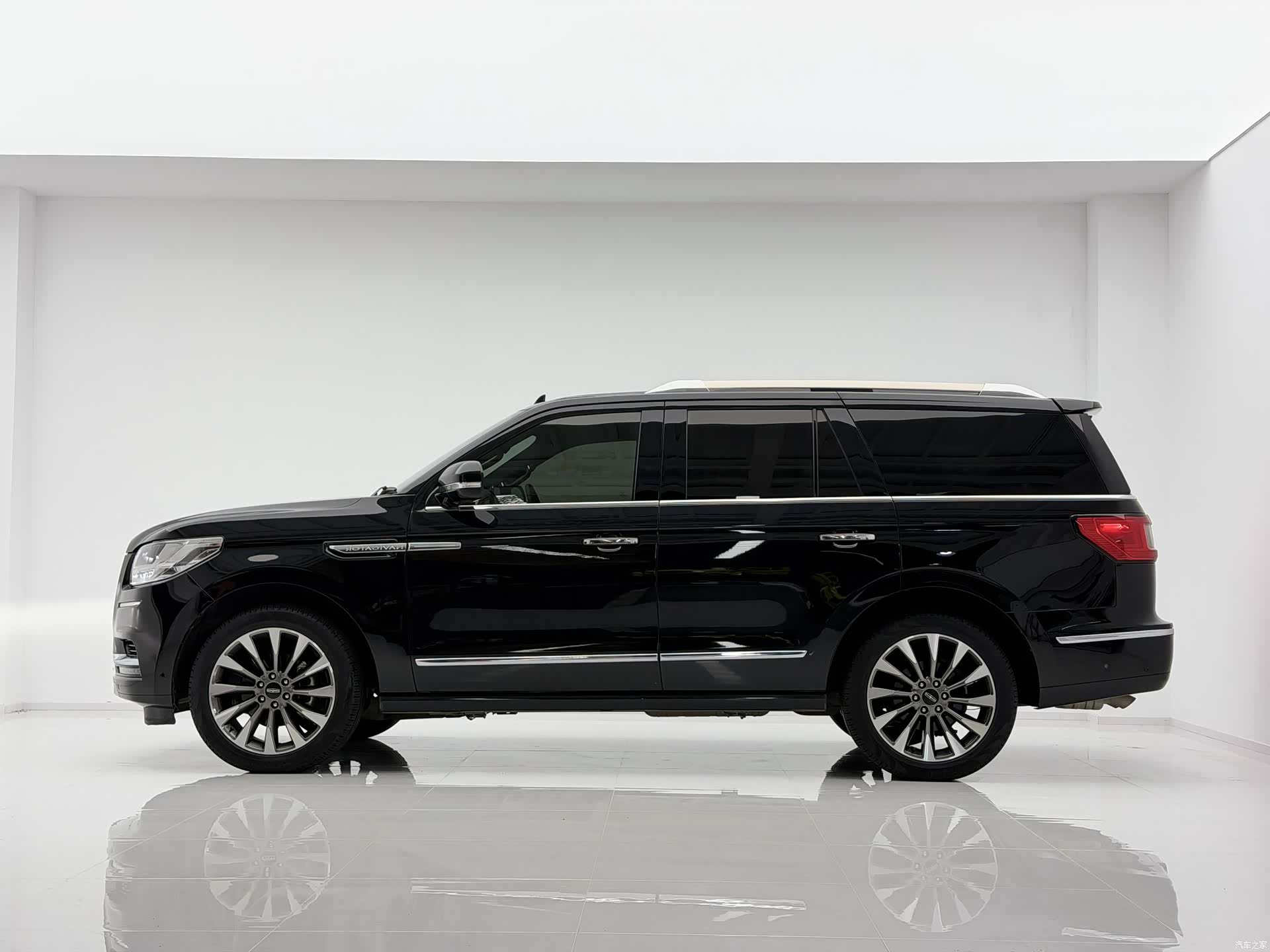 Lincoln Navigator, 2019 4