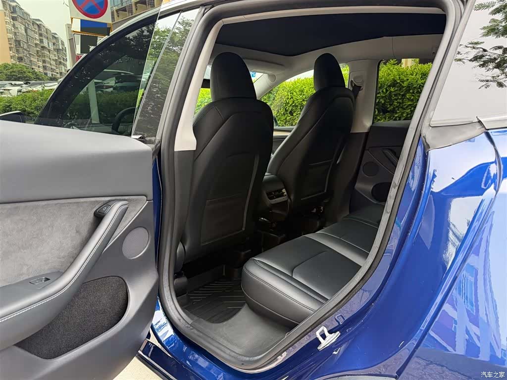 Tesla Model Y, 2023 все фото