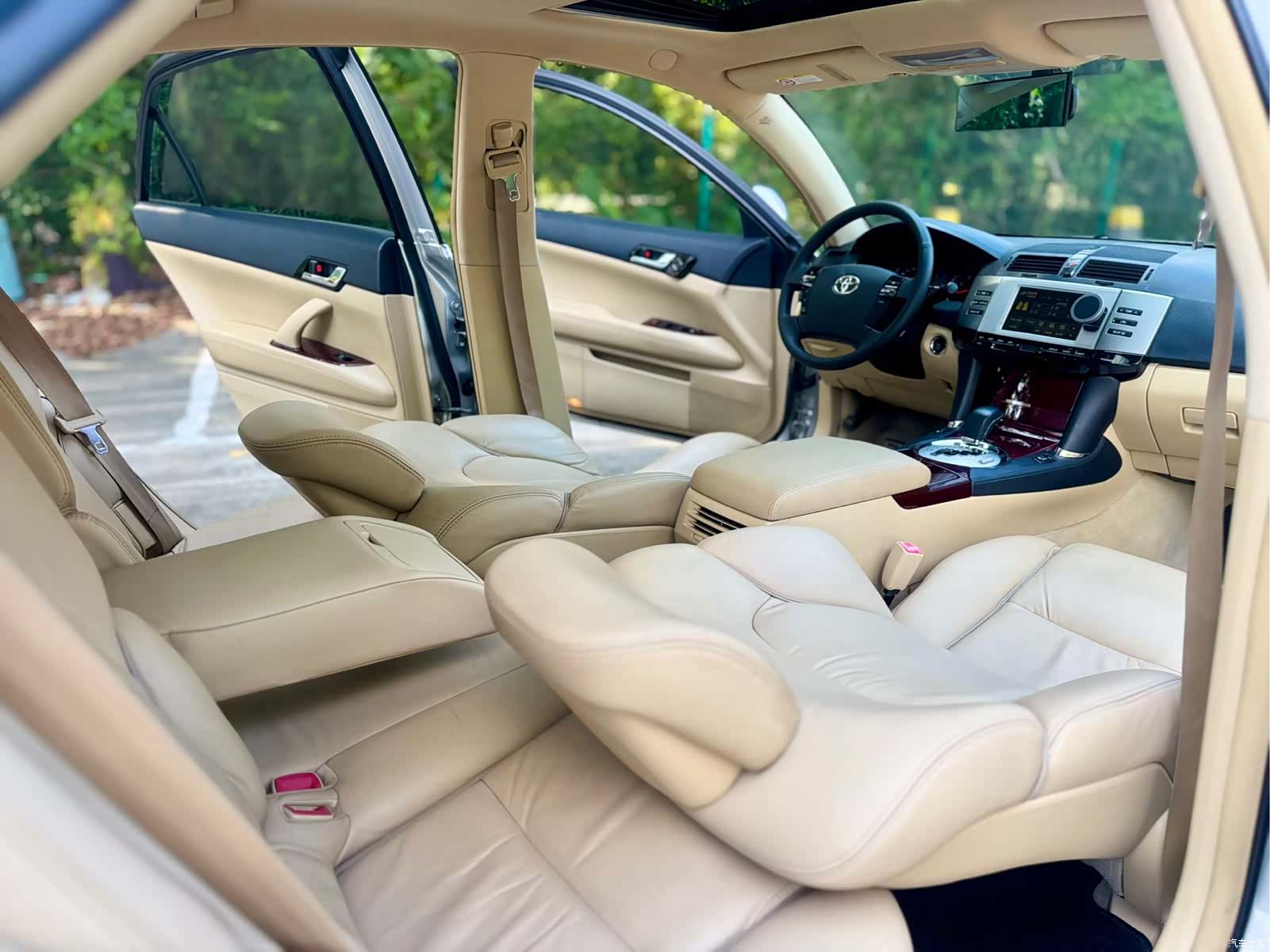 Toyota 2.5S, 2010 6