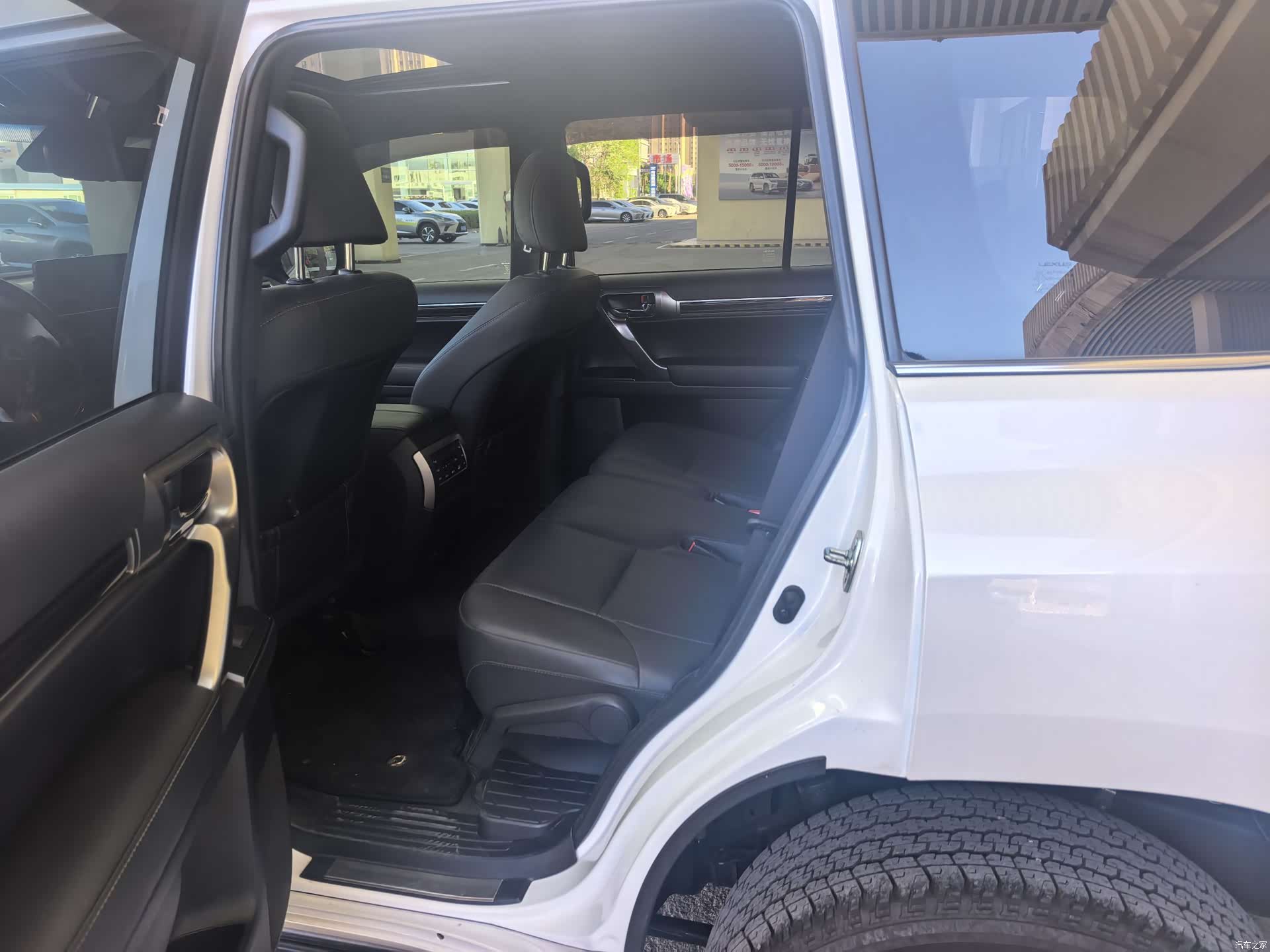Lexus GX, 2024 4