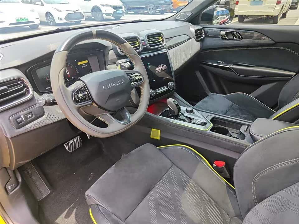 Lynk & Co 03 Lynk & Co 03