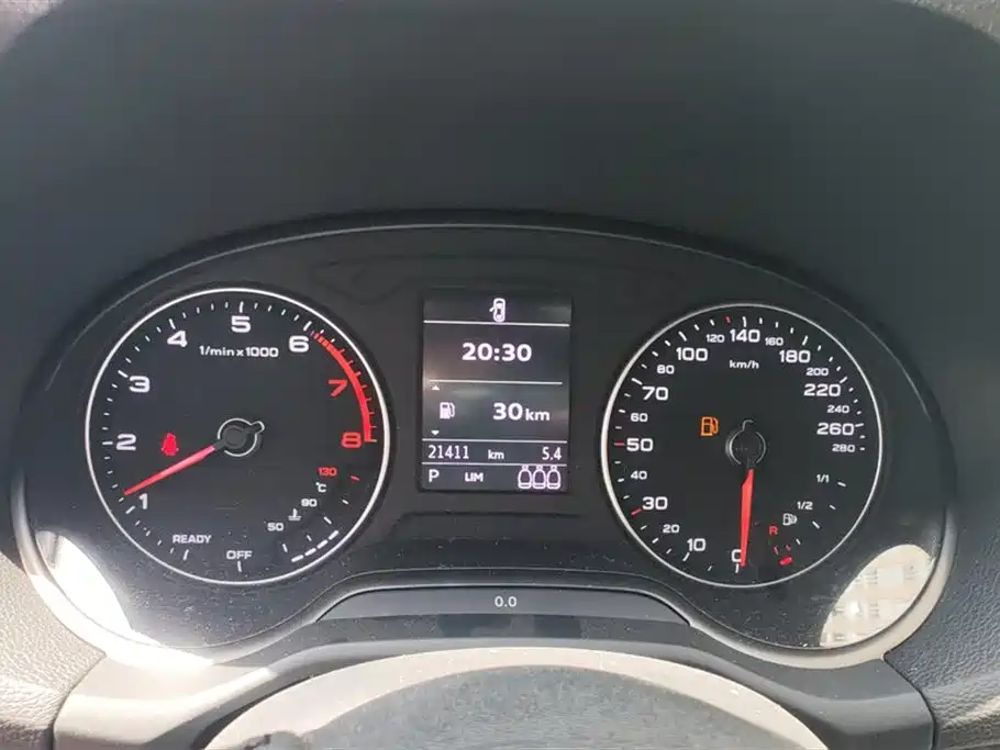 Audi Q2L