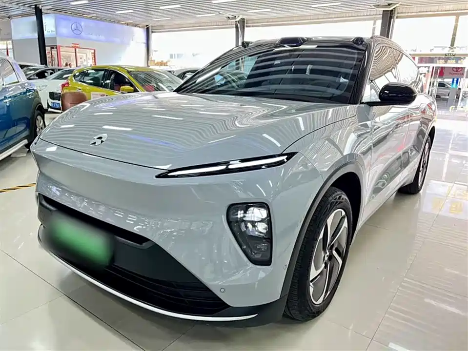 NIO ES8