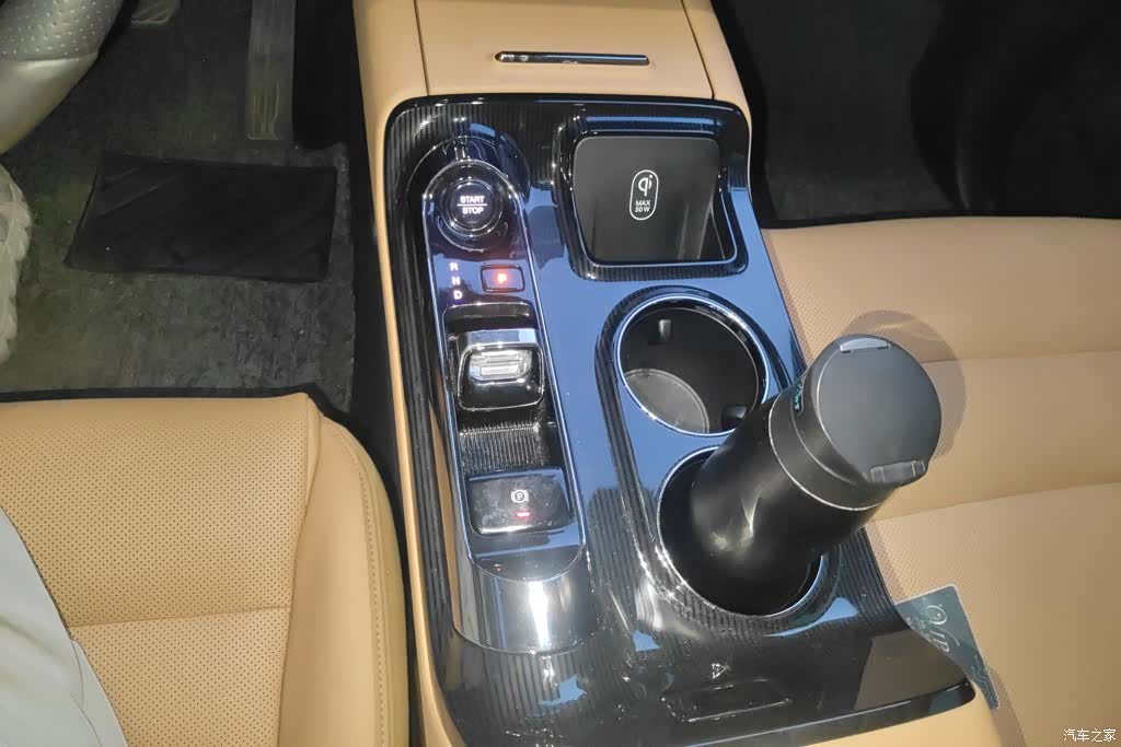 Trumpchi E8, 2024 16