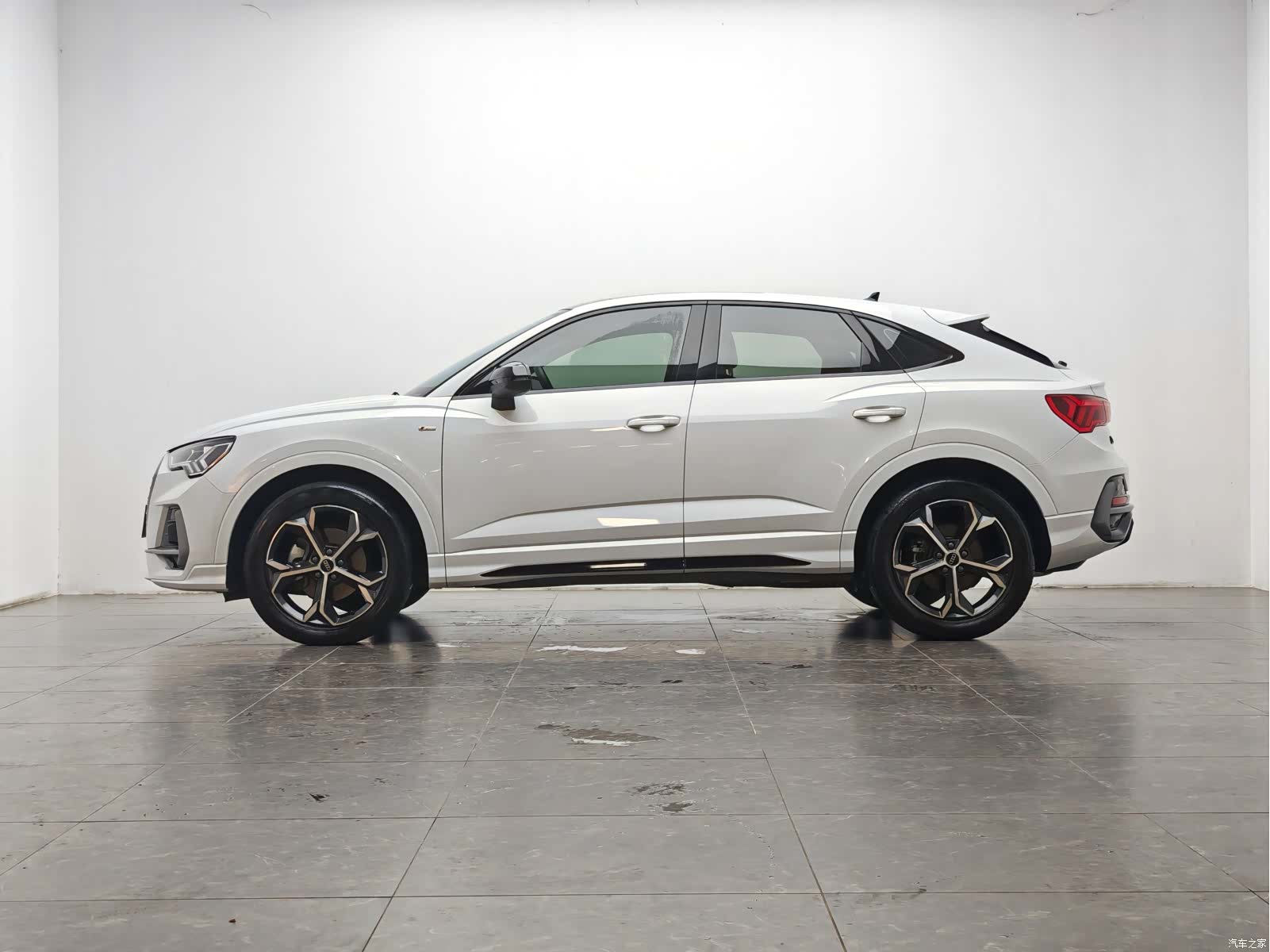 Audi Q3, 2024 10