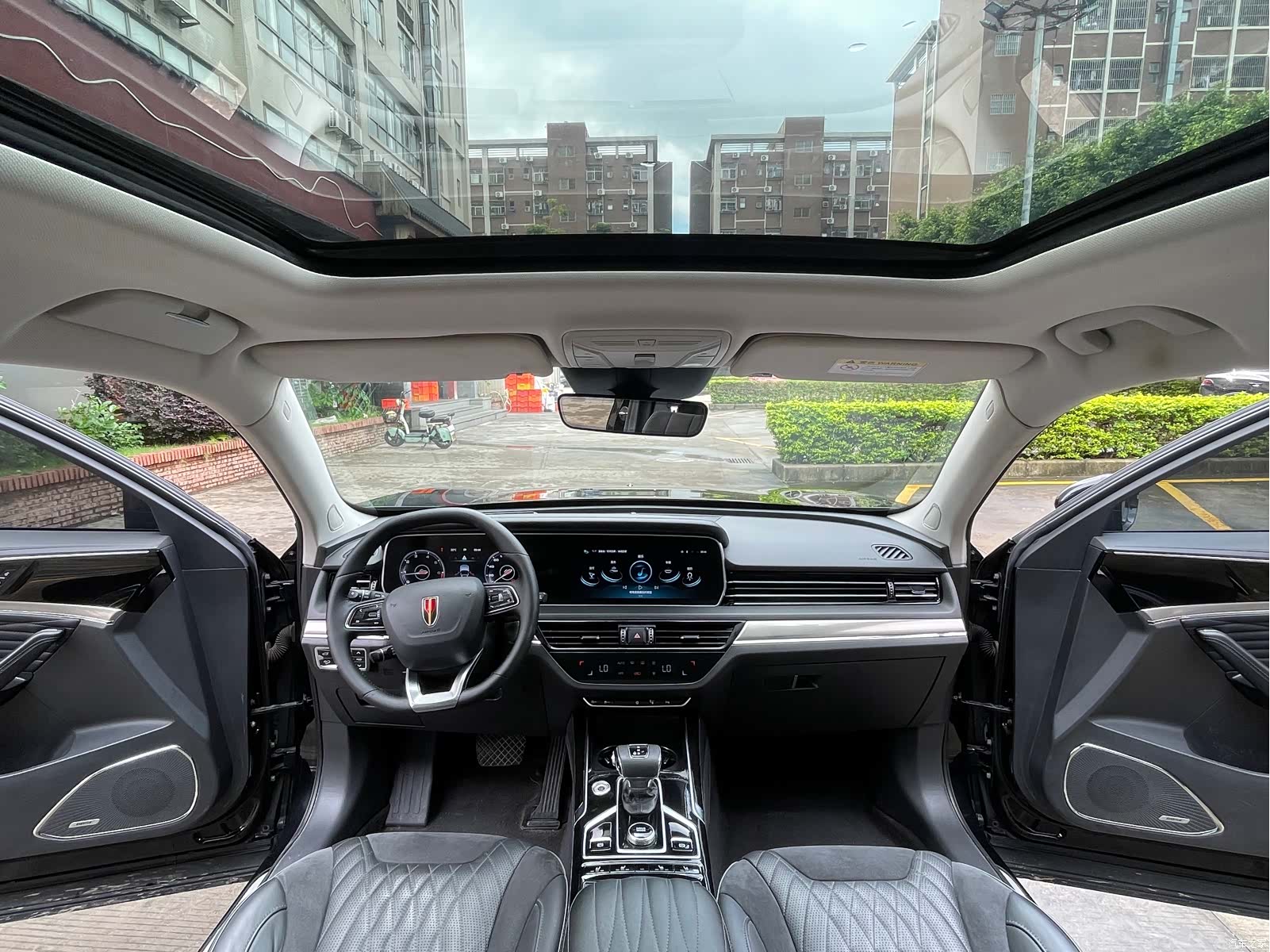 Hongqi HS5, 2021 11