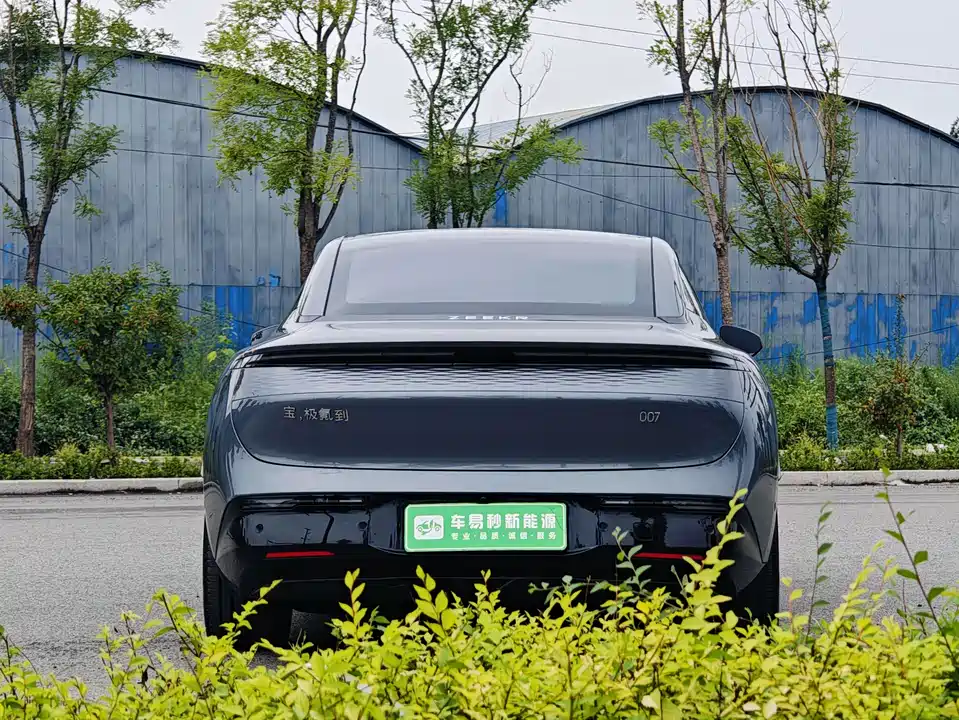 Zeekr 007