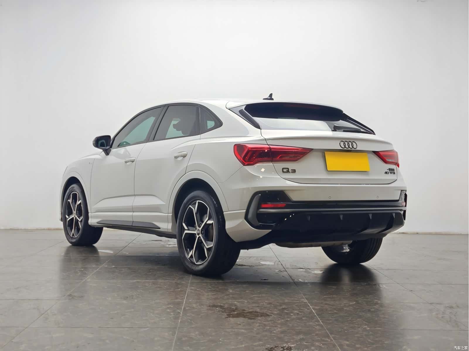 Audi Q3, 2024 4