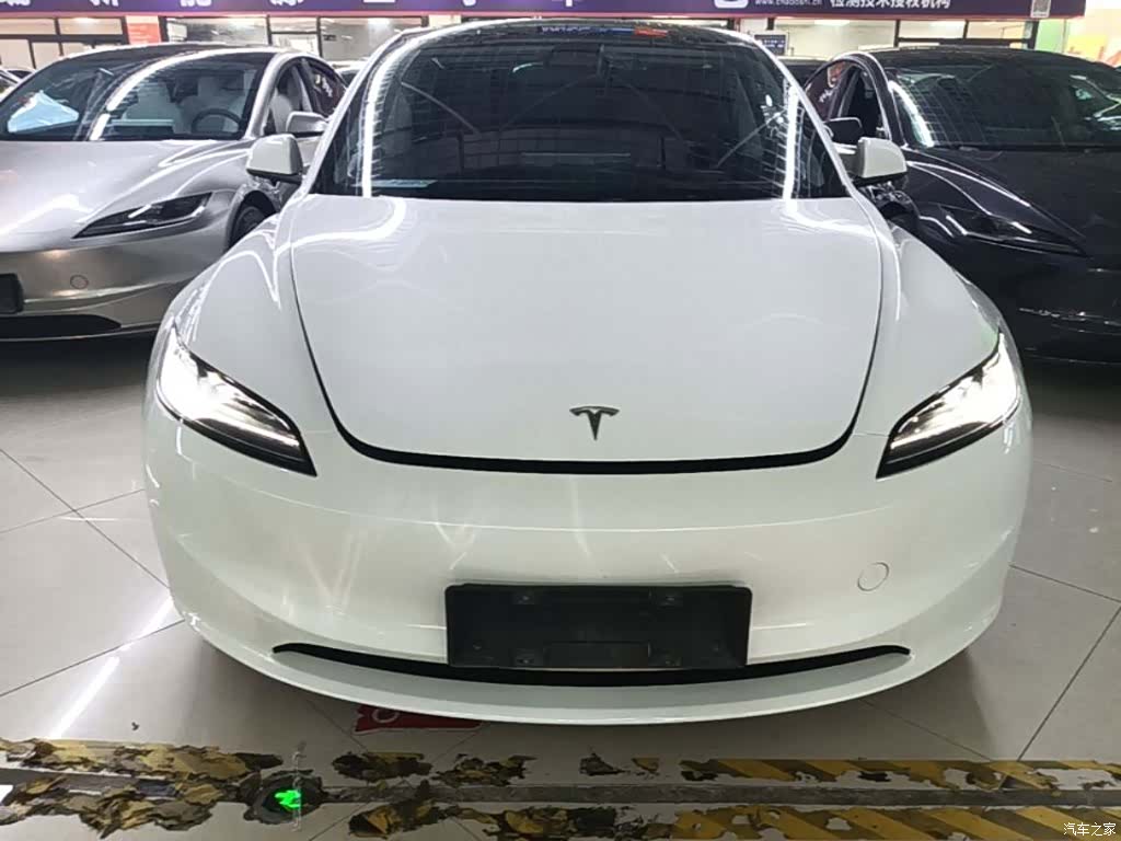 Tesla Model 3, 2024 3