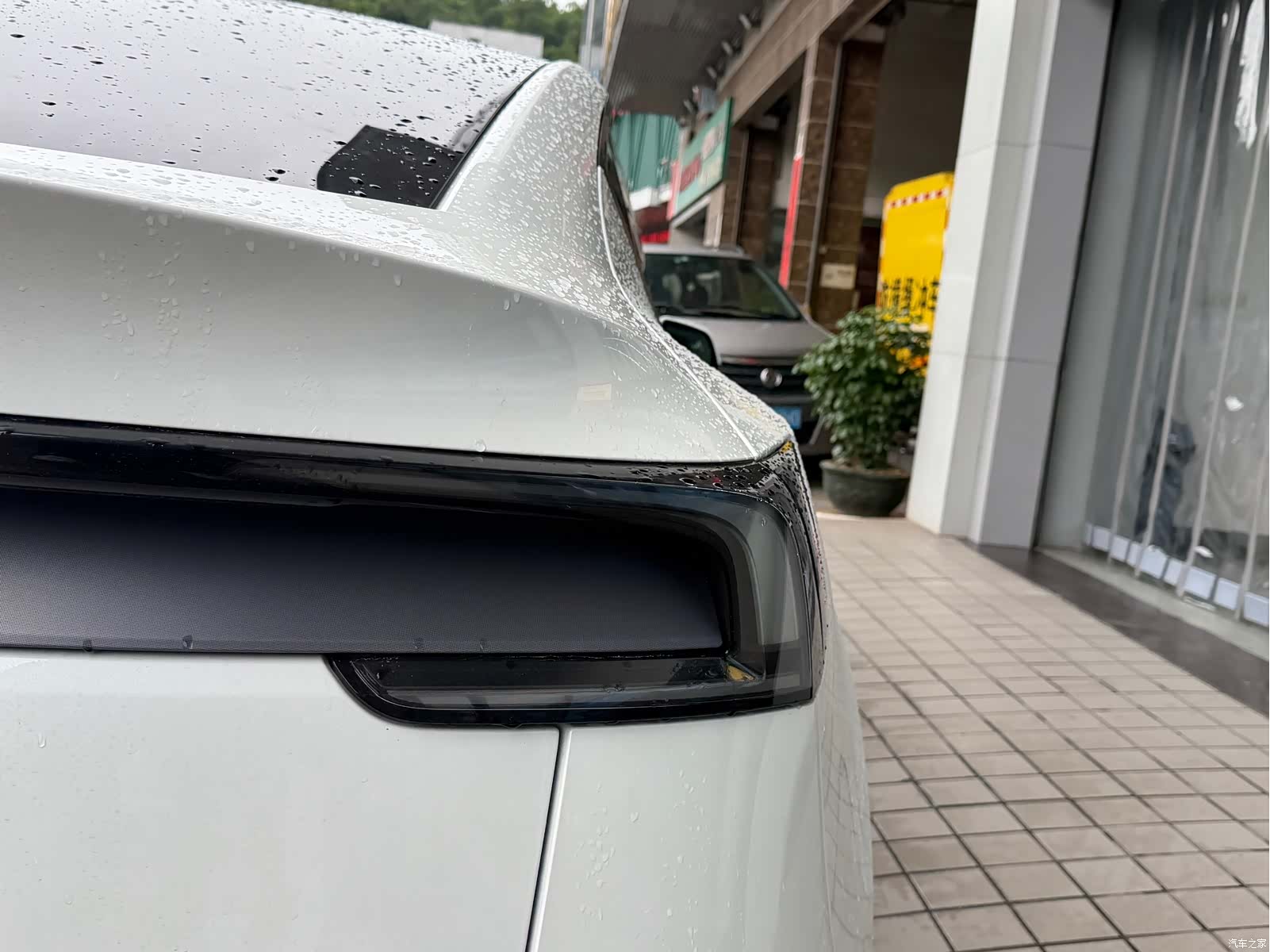 Tesla Model Y, 2025 18