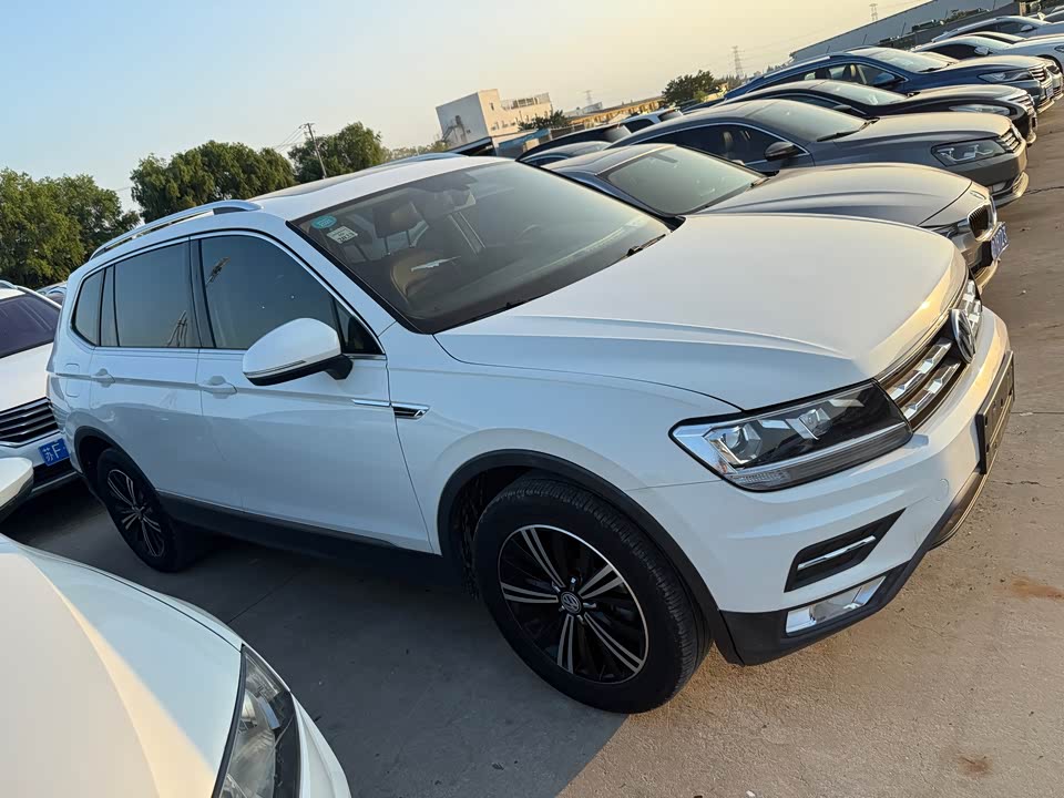 Volkswagen Tiguan L Volkswagen Tiguan L
