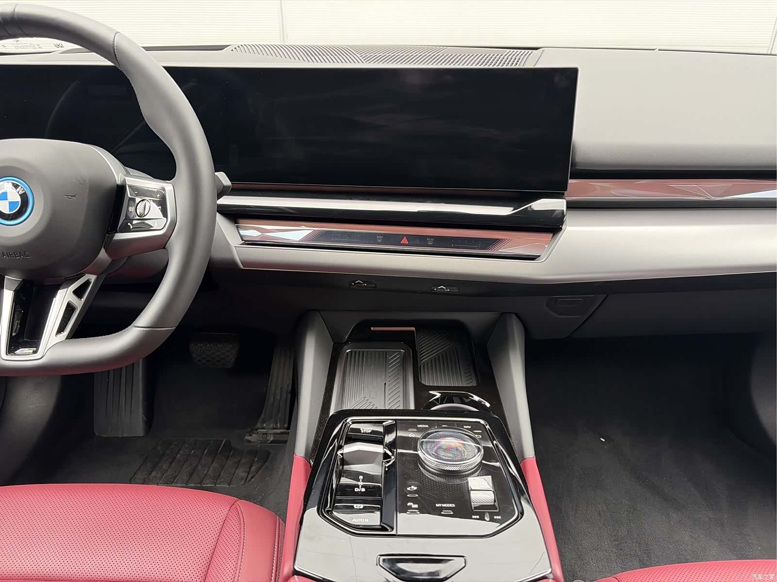 BMW i5, 2025 8