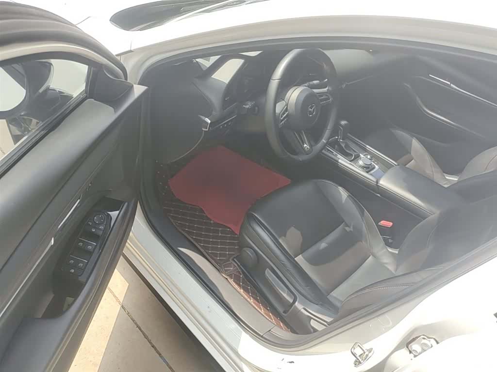Mazda Mazda3, 2020 16