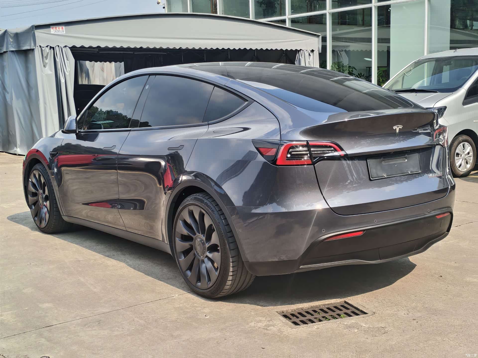 Tesla Model Y, 2023 6