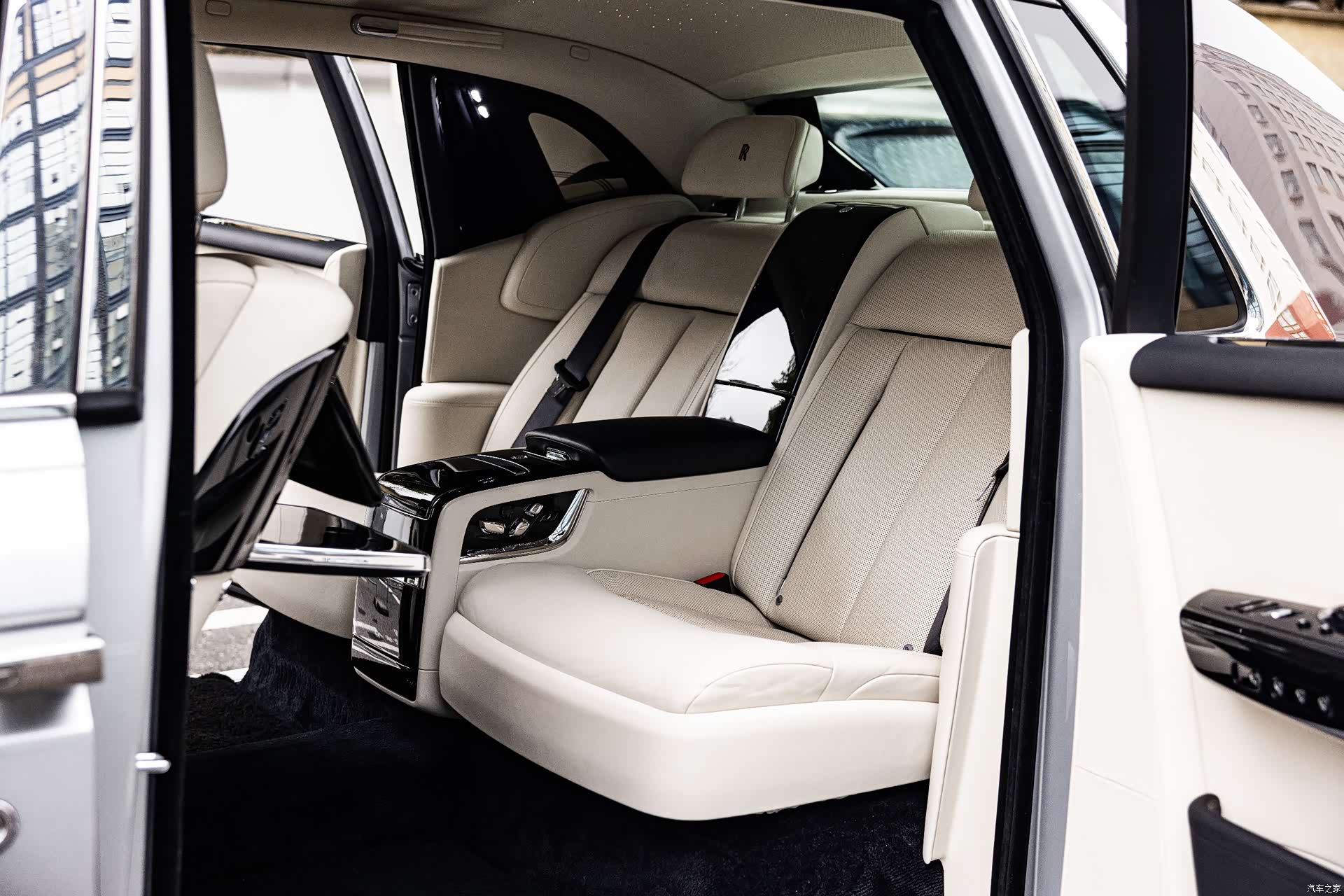 Rolls-Royce Phantom, 2018 19