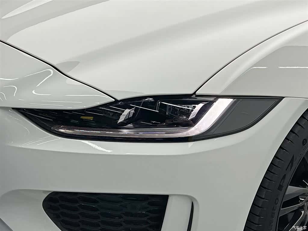 Land Rover XEL, 2025 9