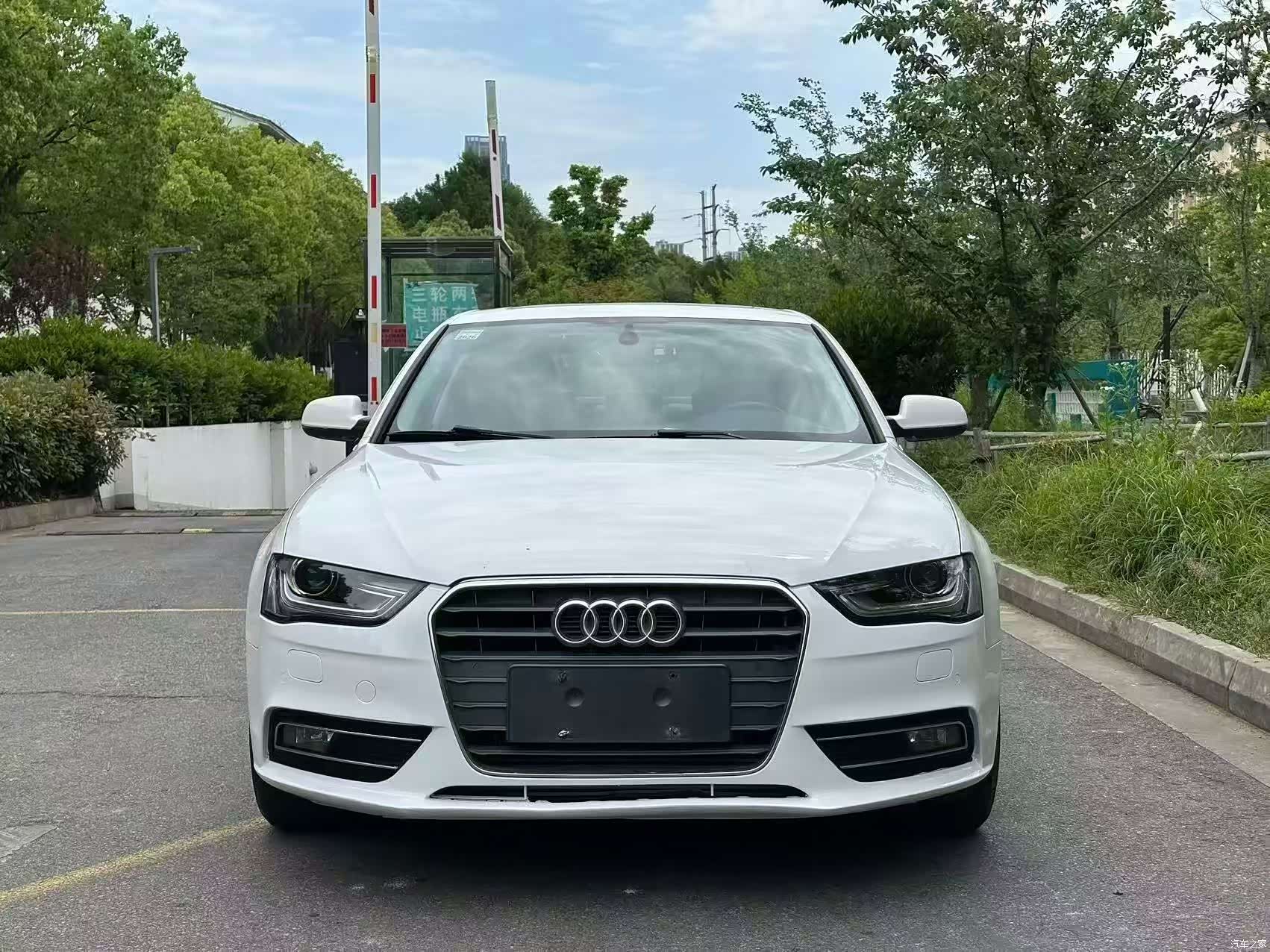 Audi A4L, 2012 3