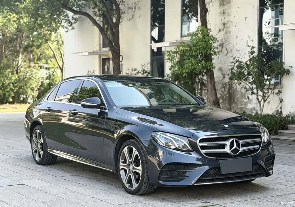 Mercedes-Benz E-Class, 2017 1