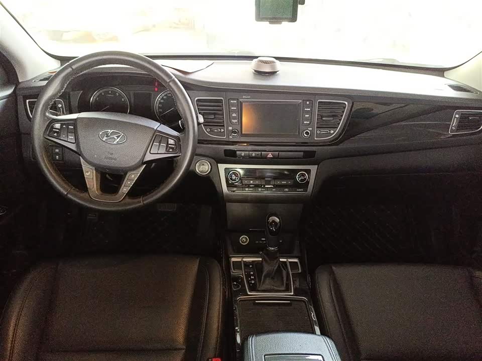 Hyundai Name picture