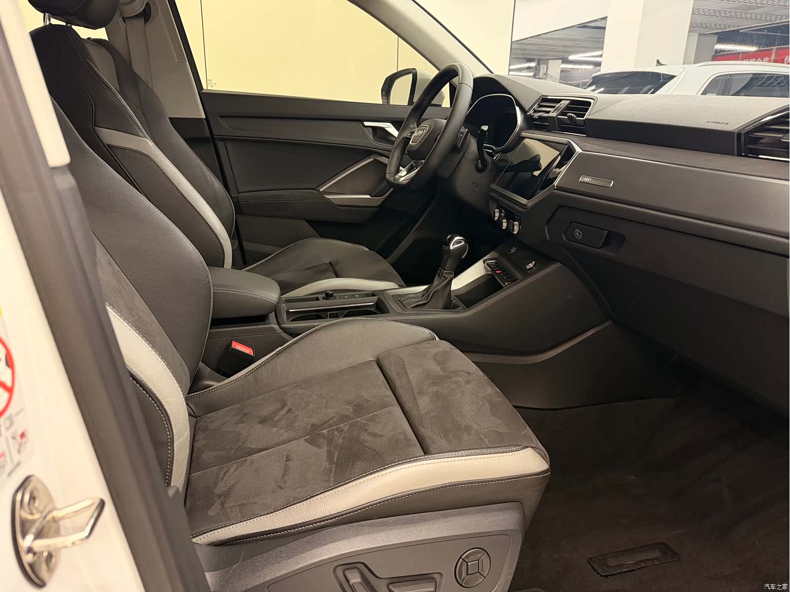 Audi Q3, 2023 14