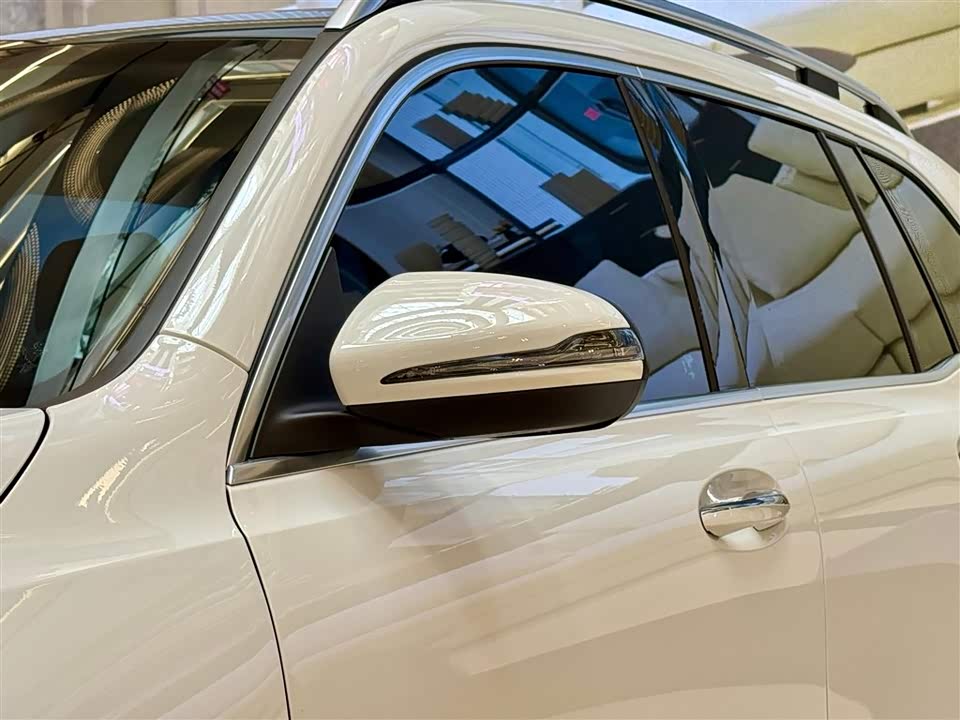 Mercedes-Benz GLB Mercedes-Benz GLB