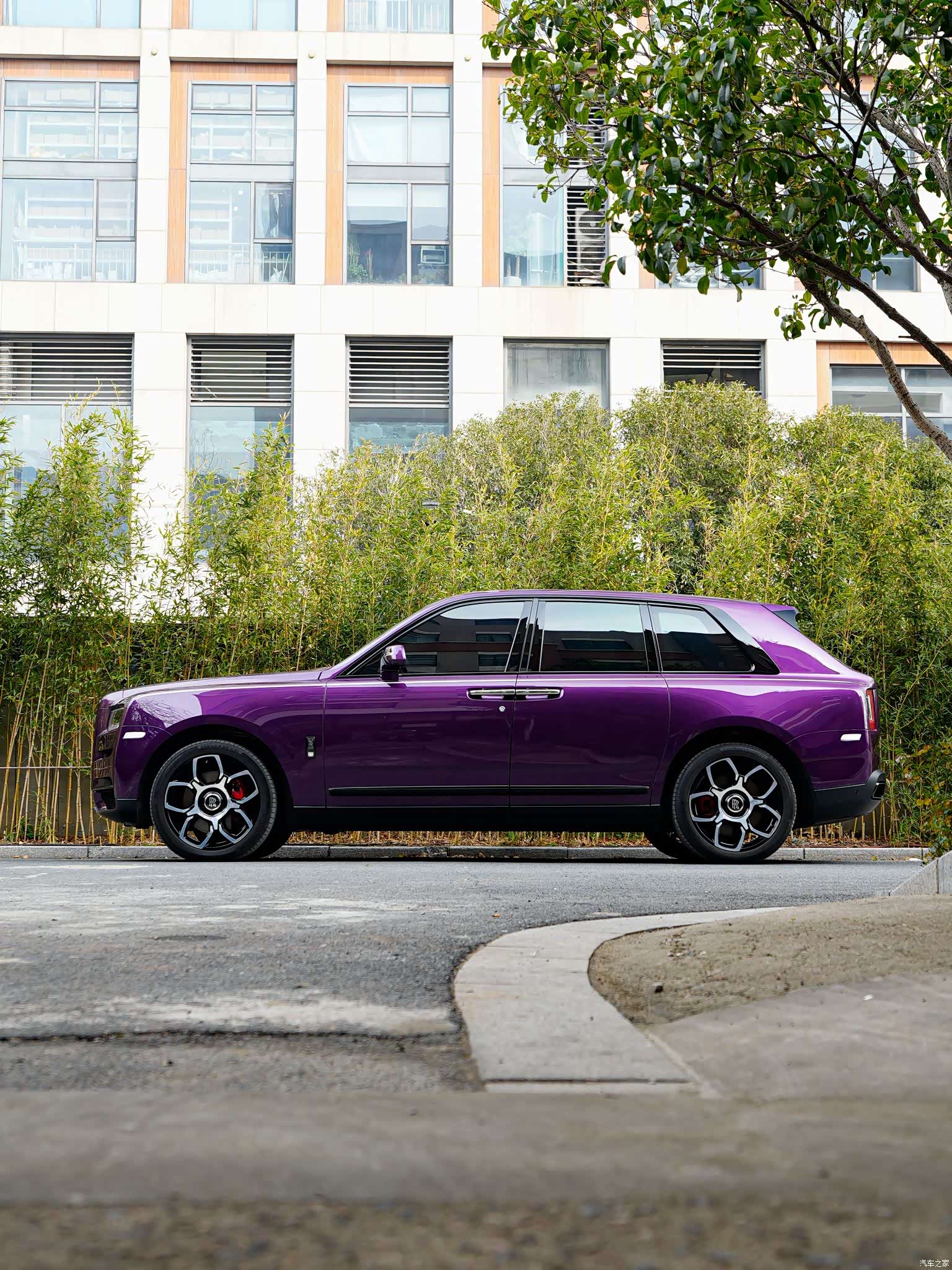 Rolls-Royce Cullinan, 2022 4