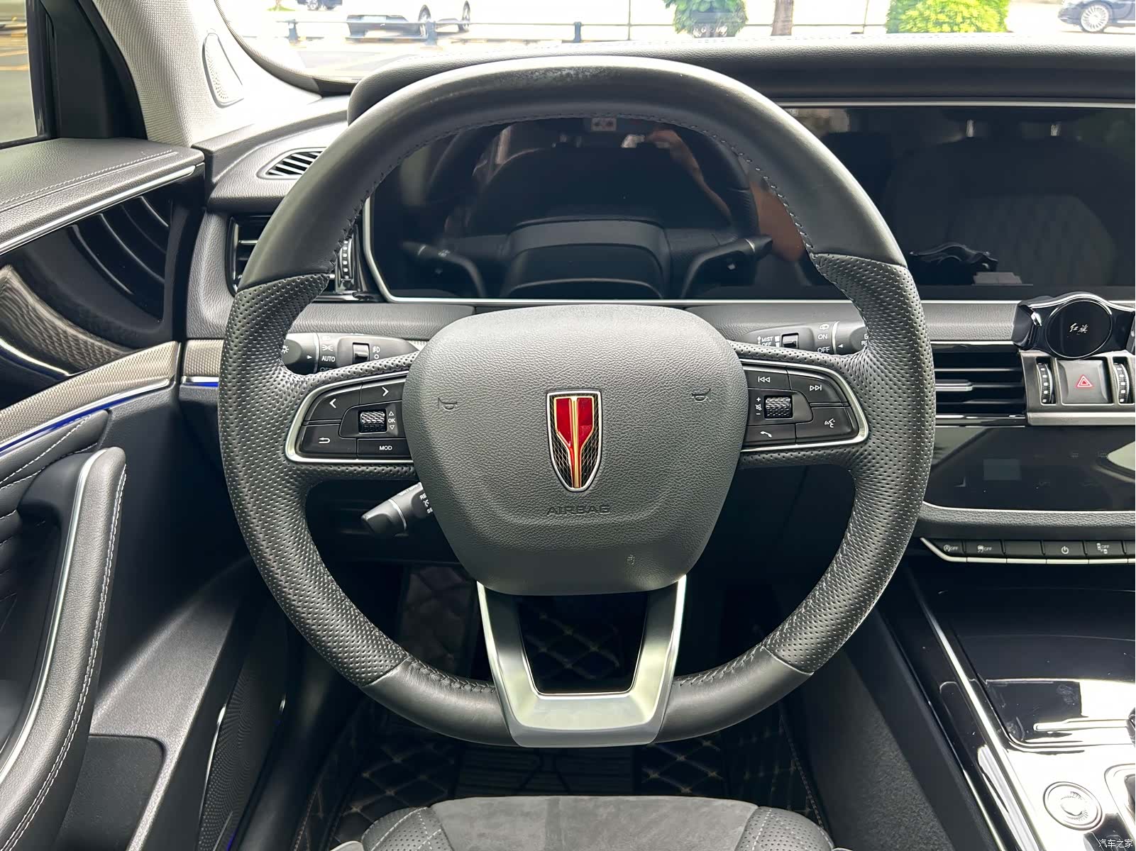 Hongqi HS5, 2023 14