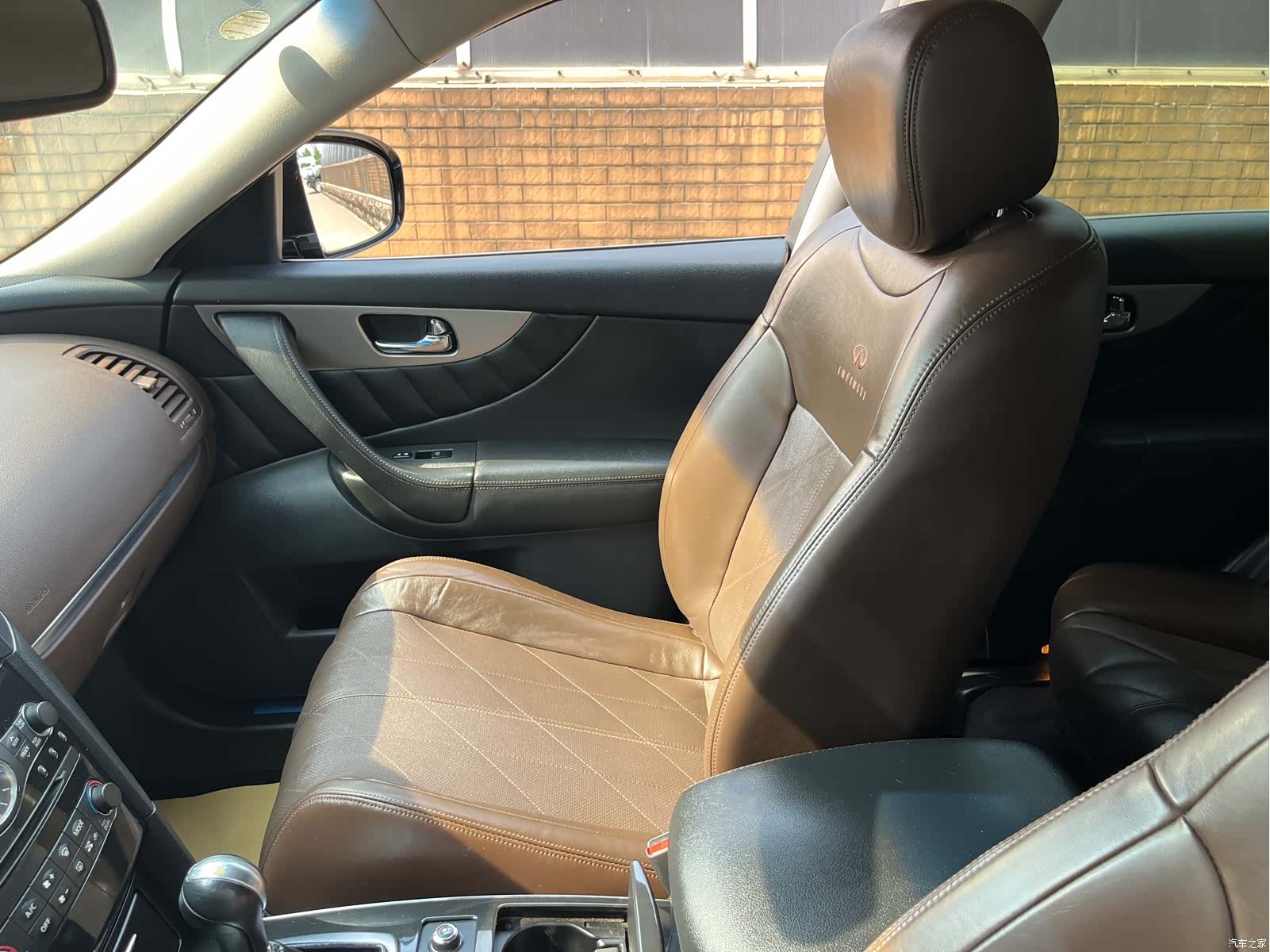 Infiniti FX35, 2012 9