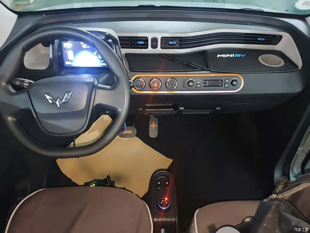 Wuling MINIEV, 2021 10