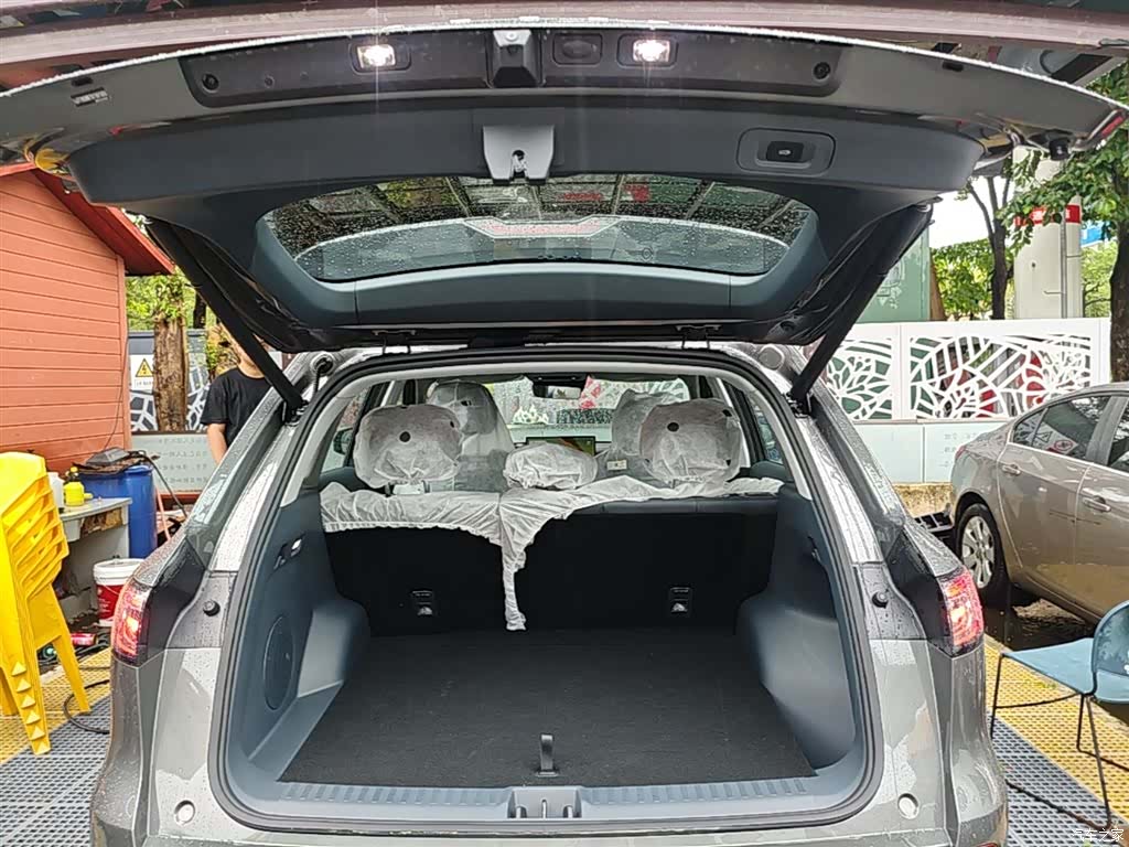 Geely Galaxy E5, 2026 22