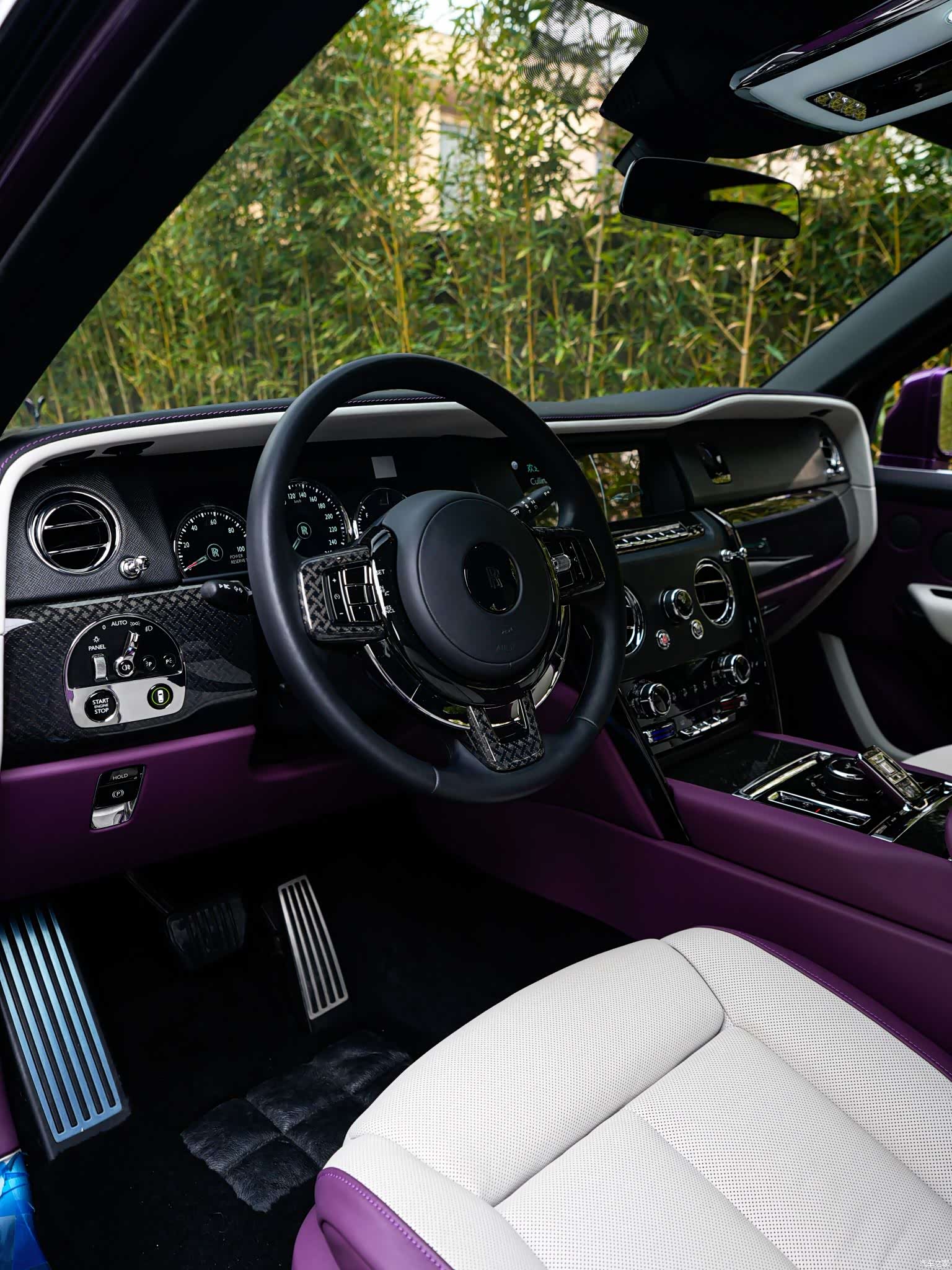 Rolls-Royce Cullinan, 2022 7