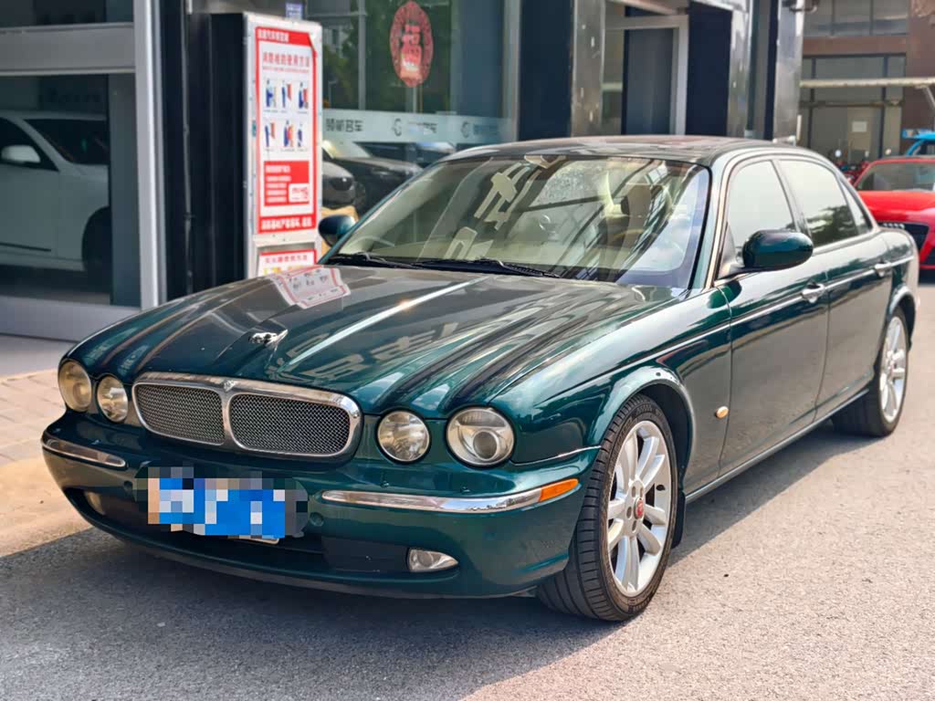 Jaguar XJ