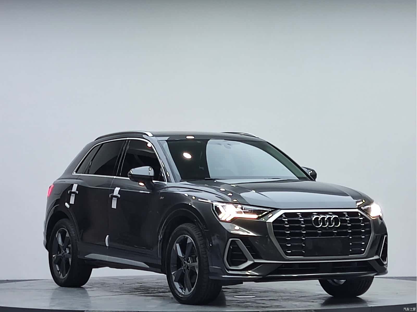 Audi Q3, 2022 4