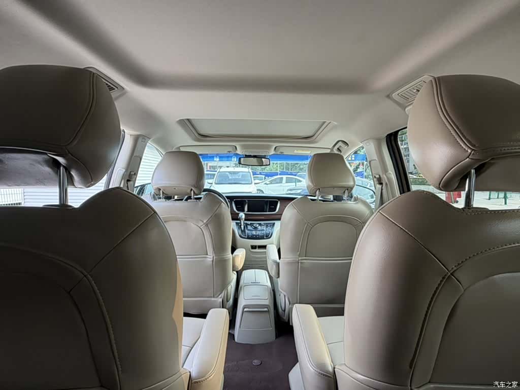 Buick GL8, 2018 12