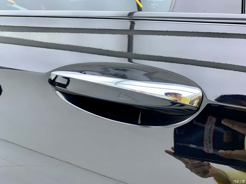 Mercedes-Benz E-Class, 2023 29