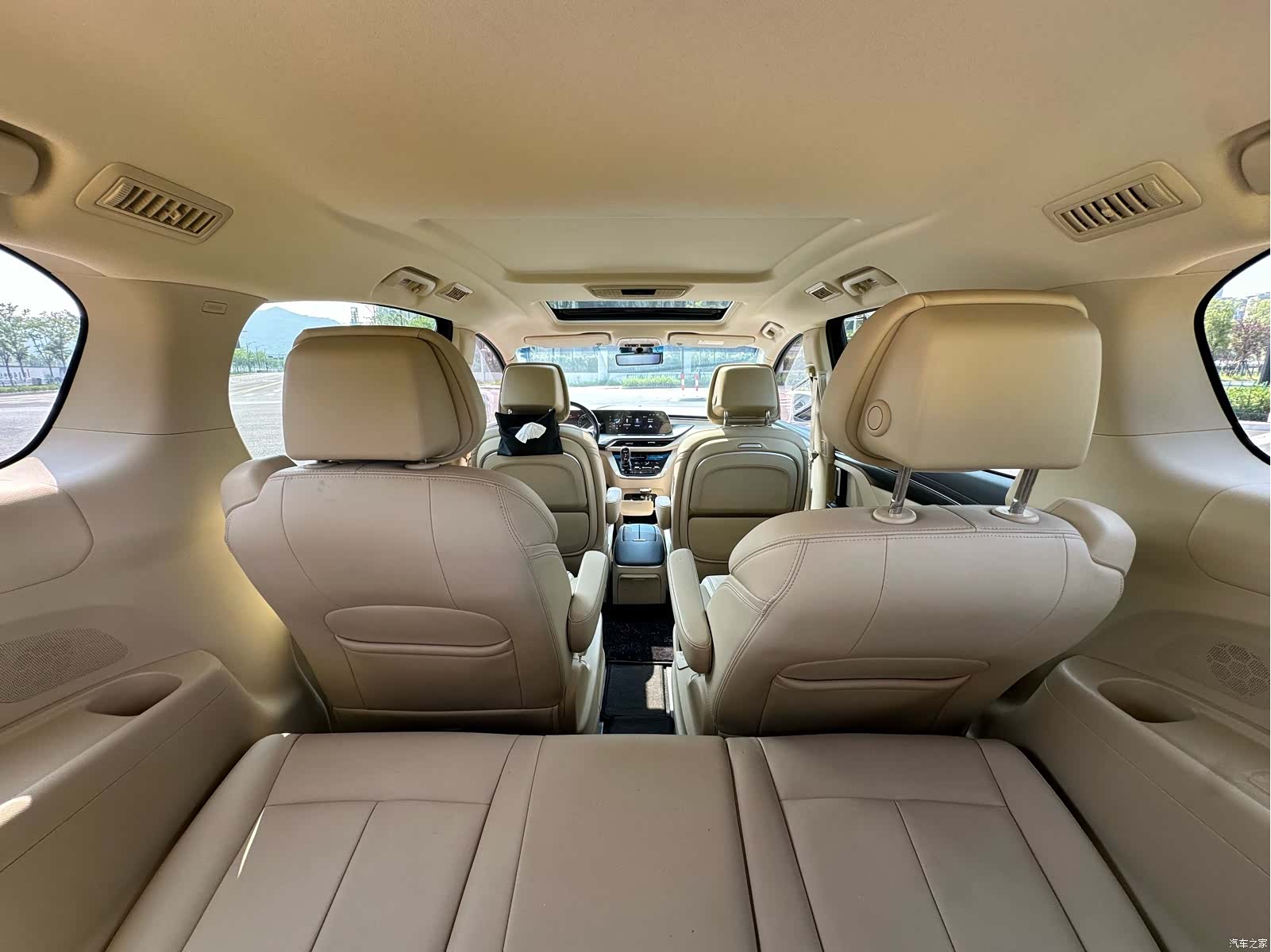 Buick GL8, 2022 13