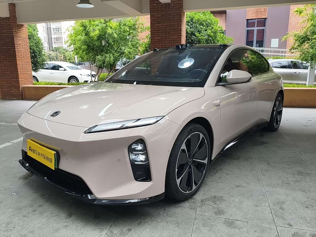 NIO ET5
