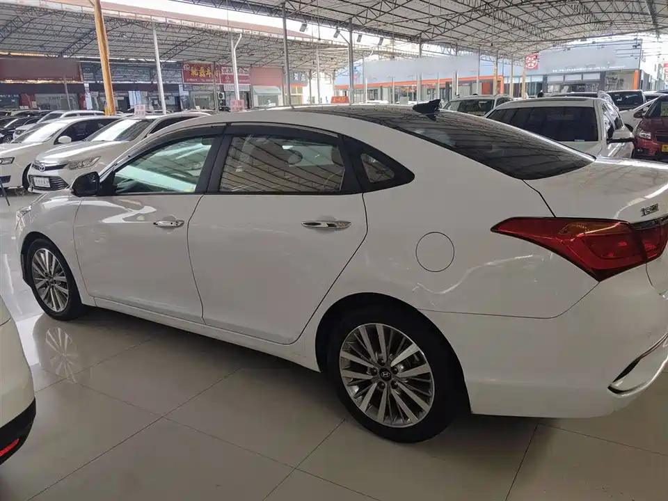 Hyundai Name picture