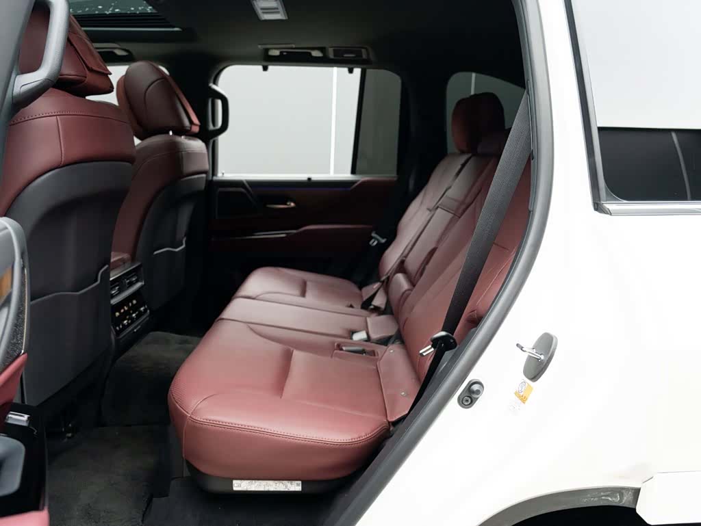 Lexus LX, 2026 12