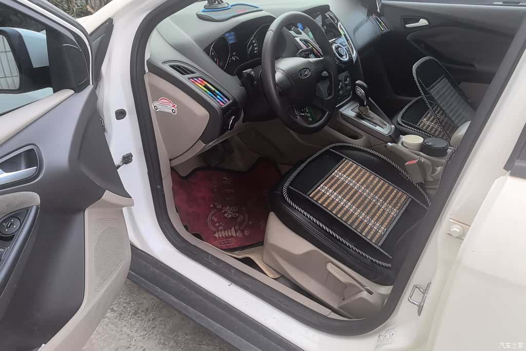 Ford Focus, 2014 9