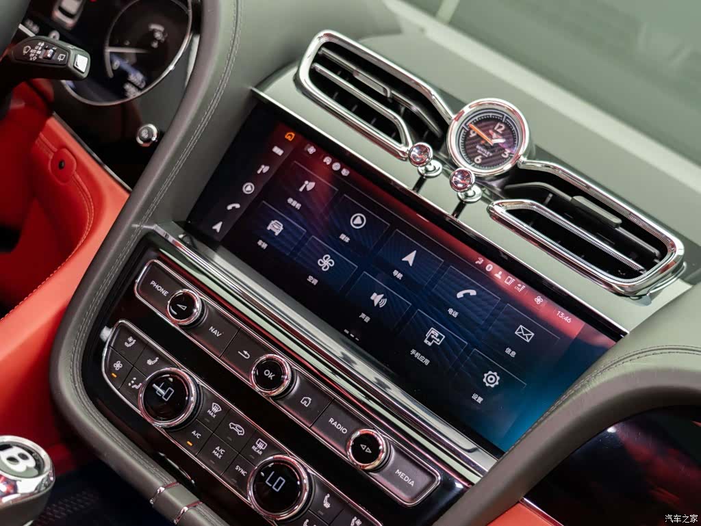Bentley Bentayga, 2022 19