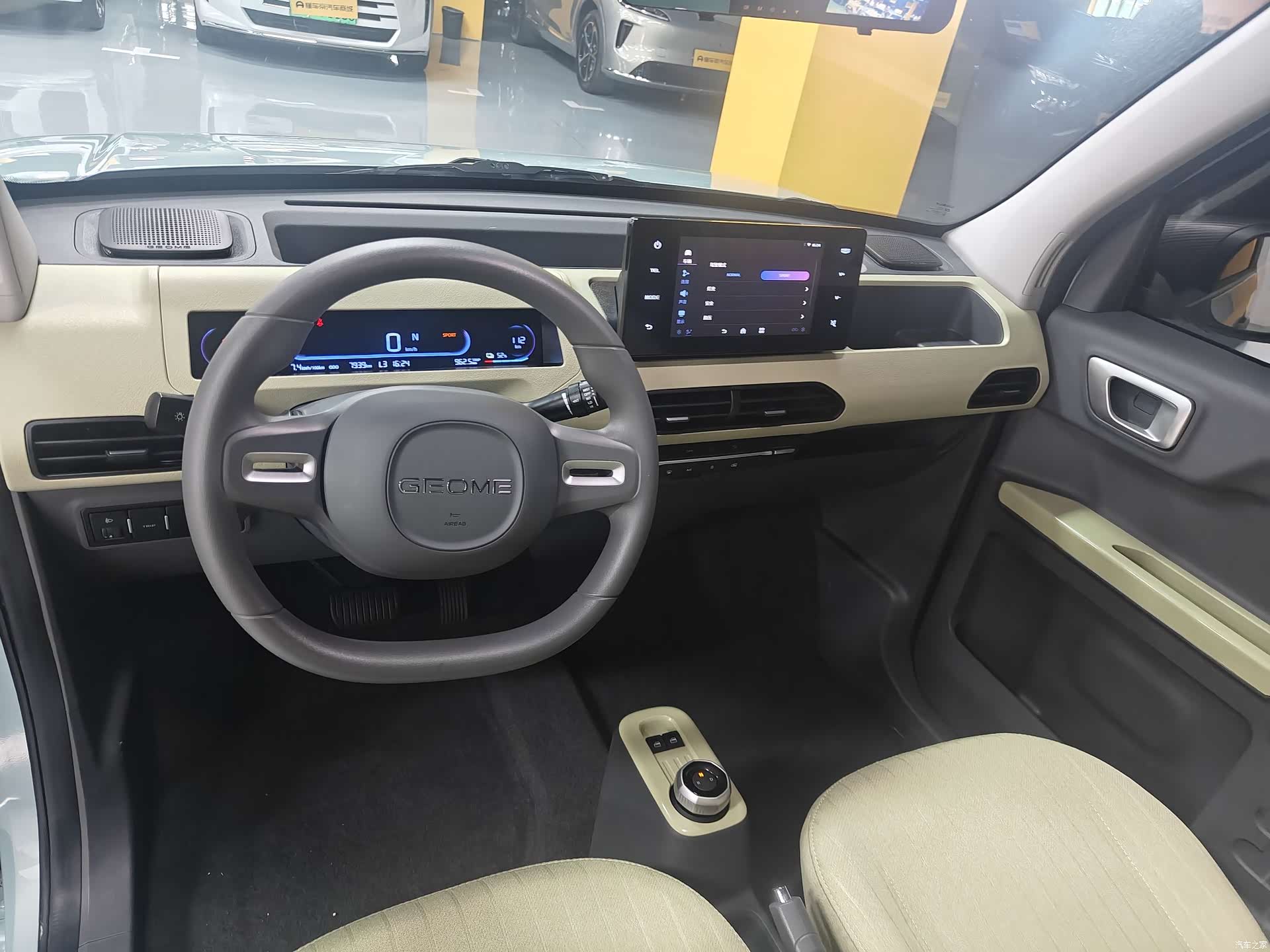 Geely Panda, 2025 14