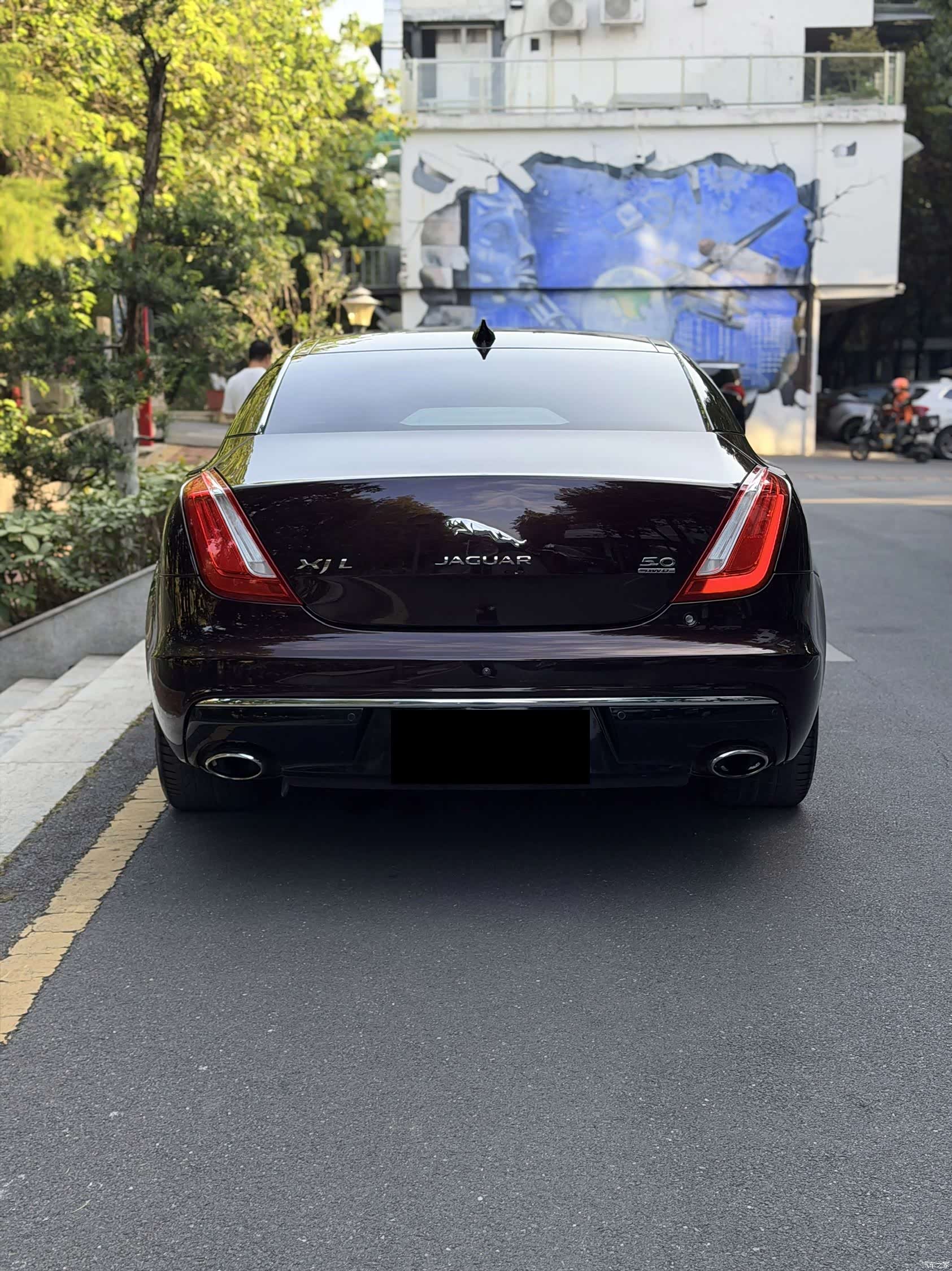 Jaguar XJ, 2017 3